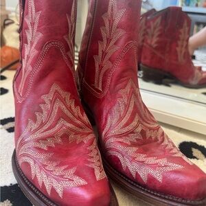 Circle G Red Ankle Boots with Intricate Stitching